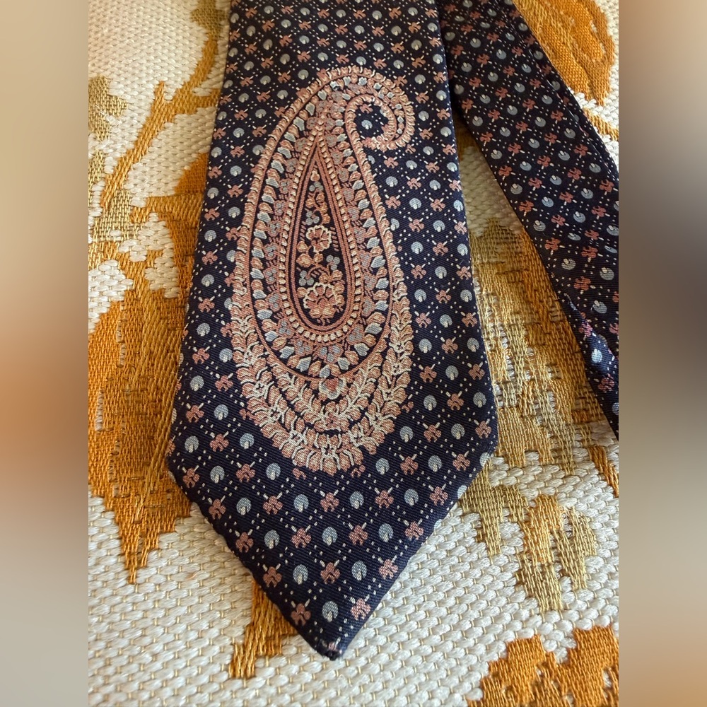 Vintage silk tie by Courchevel